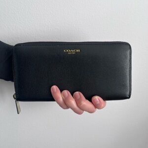 Coach accordion zip wallet black Saffiano leather